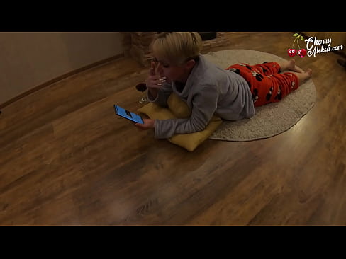 ❤️ Τρελή ξανθιά ρουφάει τεράστιο πουλί και χοροπηδάει πάνω του - πρωκτικό σεξ ❤️ Πόρνο ️❤